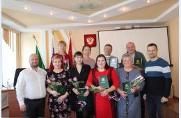 27.12.2023 Работников сельского хозяйства наградили Почетными грамотами и благодарственными письмами | Администрация муниципального округа город Партизанск Приморского края Официальный сайт