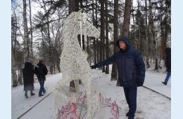 21.12.2021 Новогодний городок  устанавливают в парке | Администрация муниципального округа город Партизанск Приморского края Официальный сайт