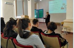 20.04.2026 "Вопрос, касающийся каждого" Библиотекари встретились со студентами, чтобы поговорить о безопасности денег в цифровой среде | Администрация муниципального округа город Партизанск Приморского края Официальный сайт
