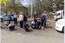 06.05.2024 На месте пустыря  разбили  красивую клумбу | Администрация муниципального округа город Партизанск Приморского края Официальный сайт